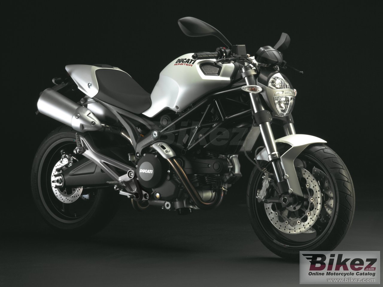 Big Ducati monster 696 picture and wallpaper from Bikez.com